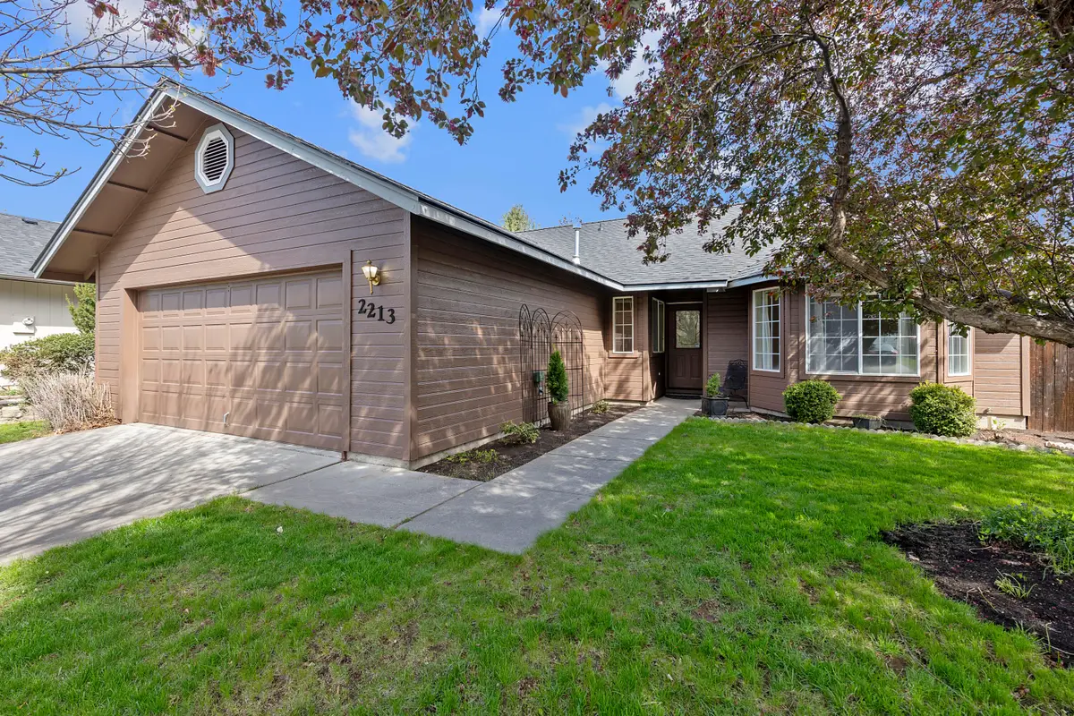 2213 NW Ivy Avenue, Redmond, OR 97756 - #1