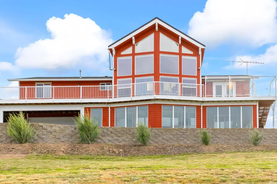 1803 NE Squire Drive, Madras, OR 97741 - #2