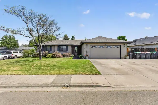 3090 Cheltenham Way, Medford, OR 97504