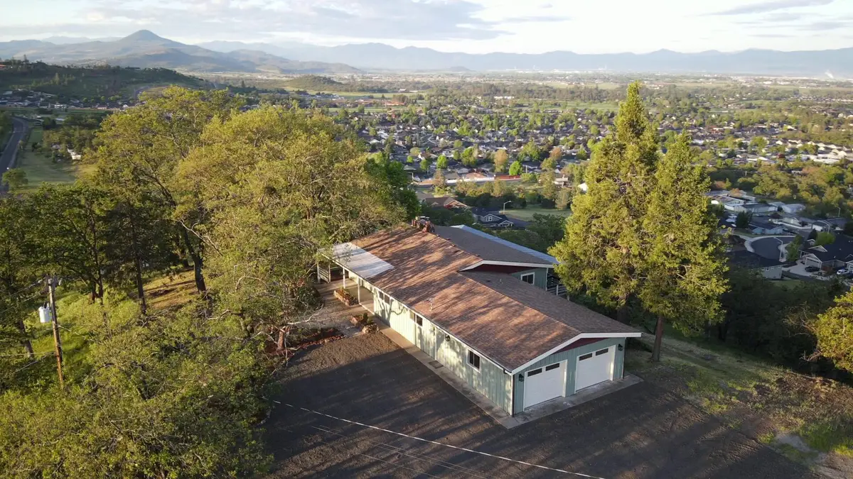 1015 Palima Drive, Eagle Point, OR 97524 - #1