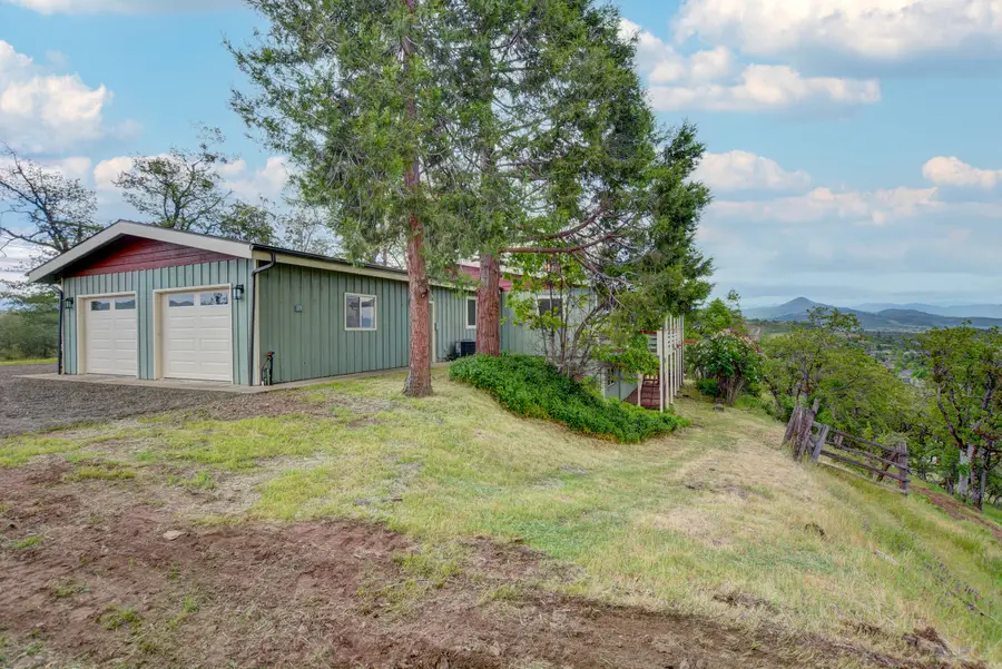 1015 Palima Drive, Eagle Point, OR 97524 - #3