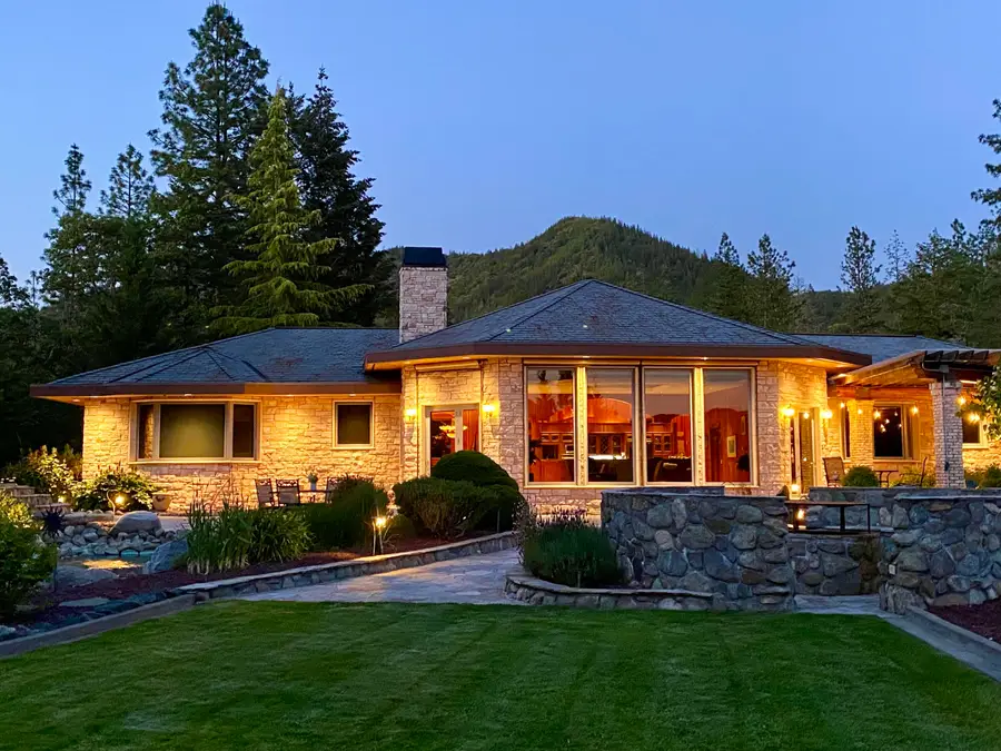 727 Earhart Road, Rogue River, OR 97537 - #2