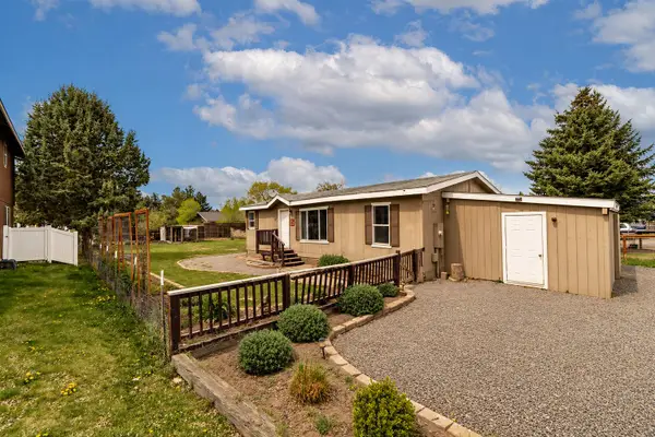 2207 SW 22nd Street, Redmond, OR 97756