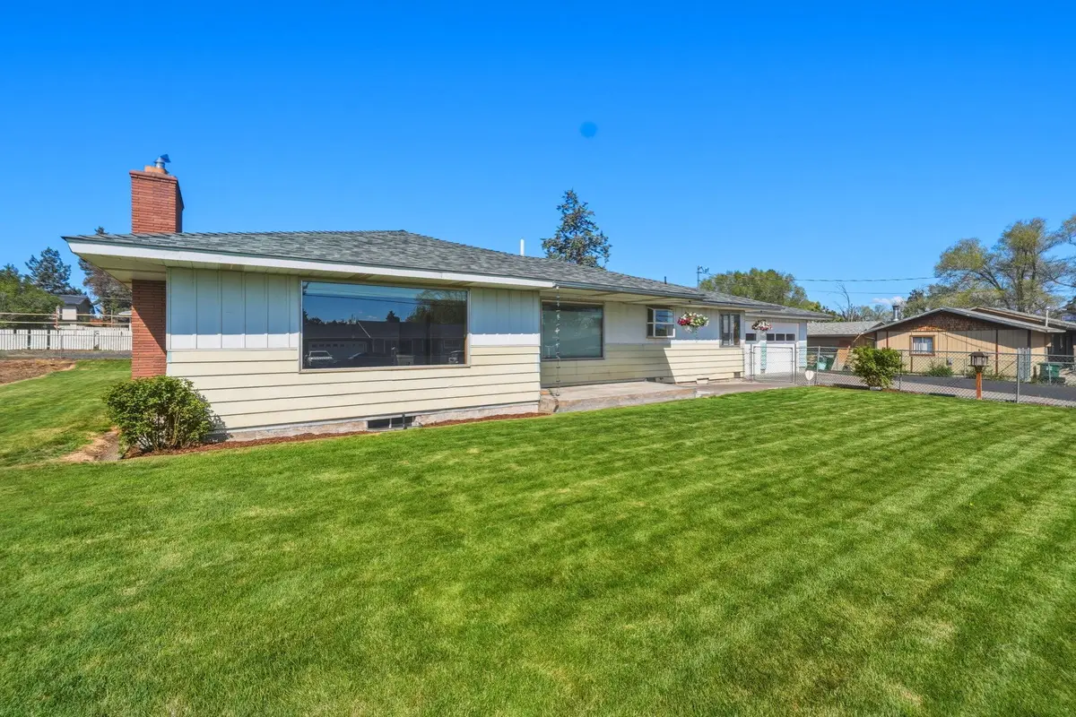 720 SW 1st Street, Madras, OR 97741 - #1
