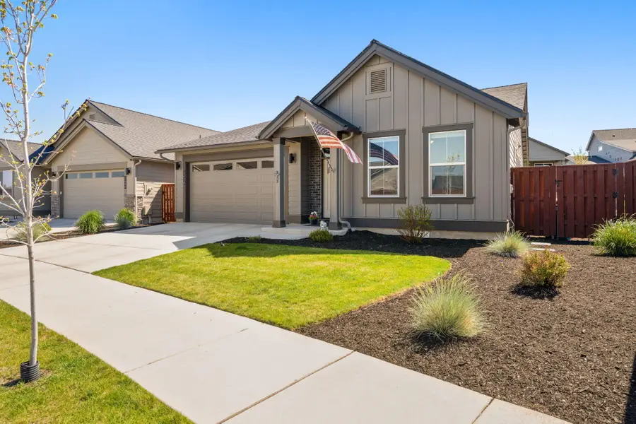 1476 NE Rosemont Street, Prineville, OR 97754 - #2