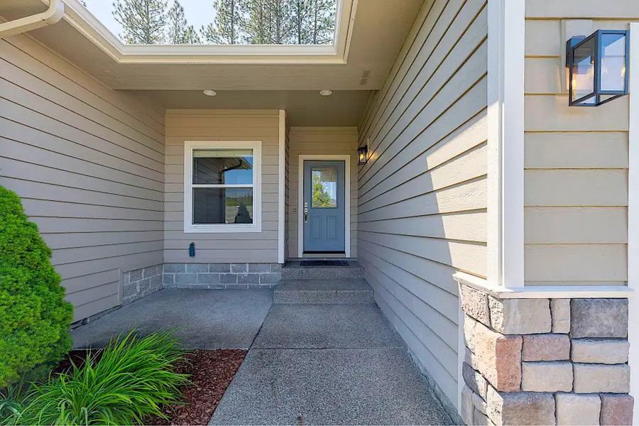 2737 SW Trinity Way, Grants Pass, OR 97527 - #2