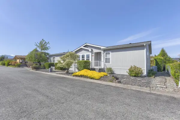 110 Red Oak Lane, Grants Pass, OR 97527