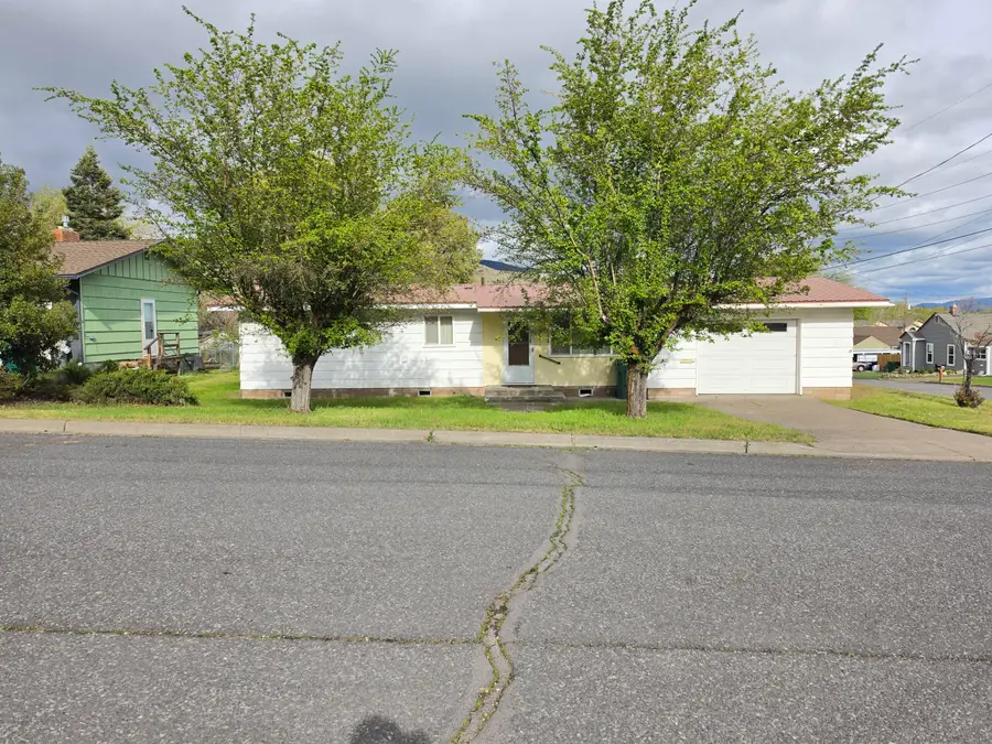 1905 Lancaster Avenue, Klamath Falls, OR 97601 - #3