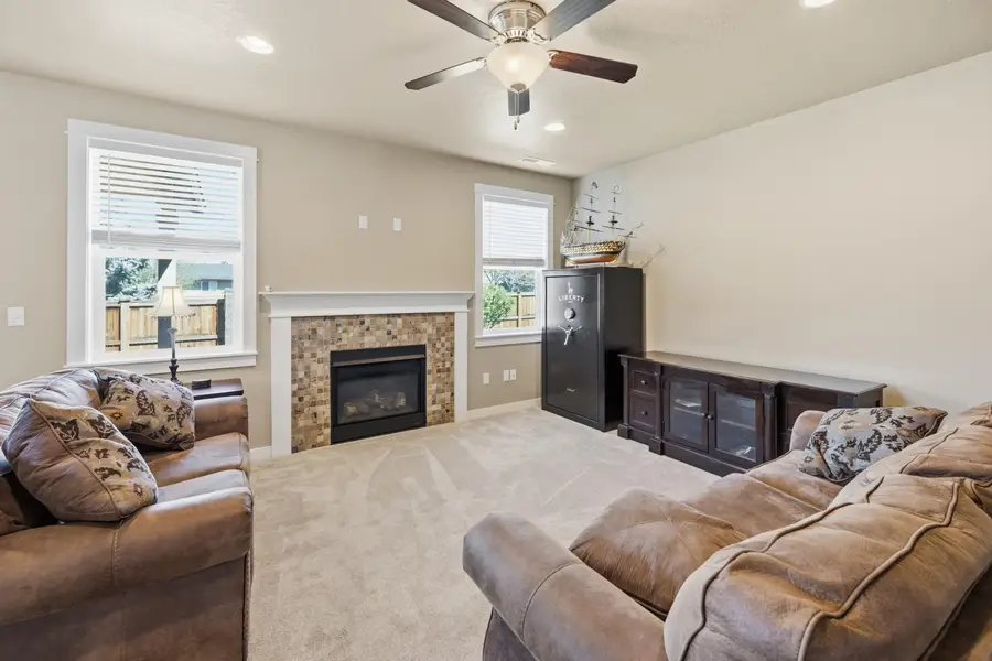 1770 SW 36th Way, Redmond, OR 97756 - #3