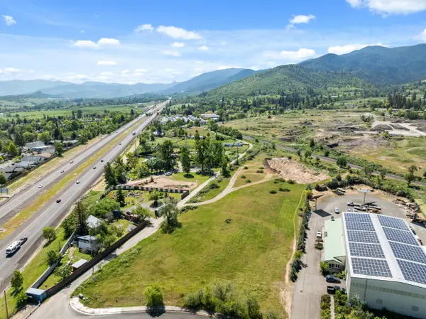 799 E Jefferson Avenue, Ashland, OR 97520