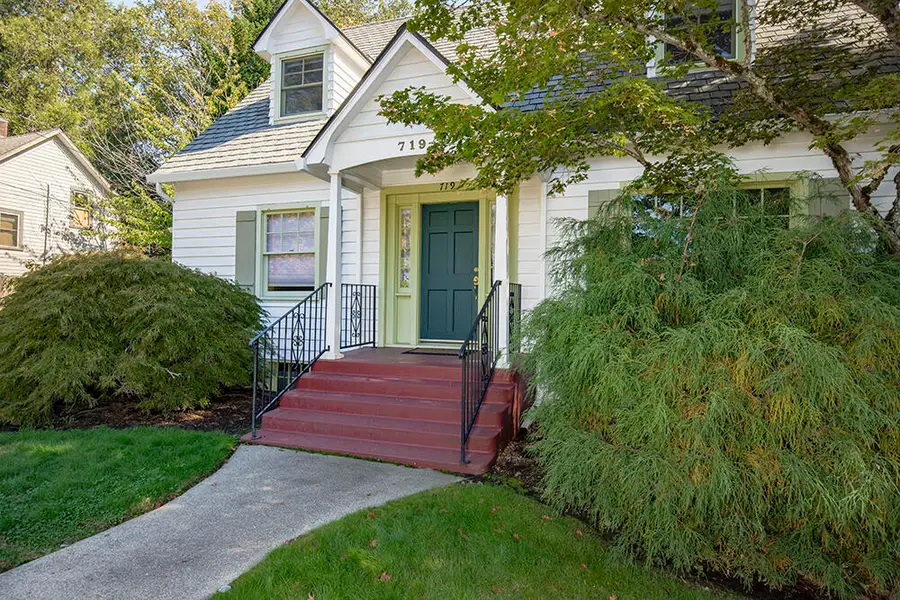 719 NW 3rd Street, Grants Pass, OR 97526 - #2