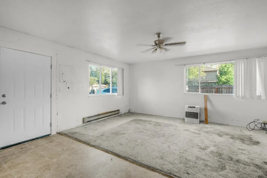 2360 Redwood Avenue, Grants Pass, OR 97527 - #3