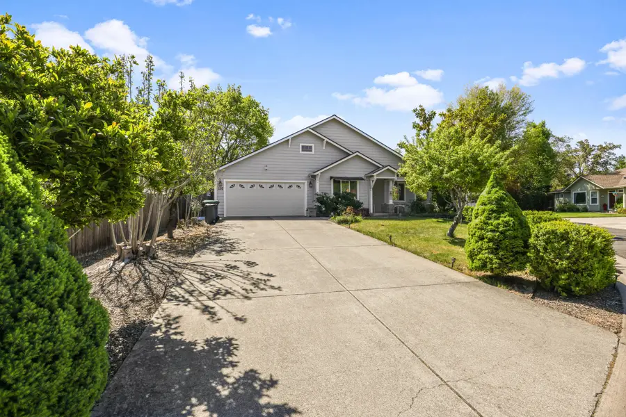 120 Nadine Lane, Central Point, OR 97502 - #2