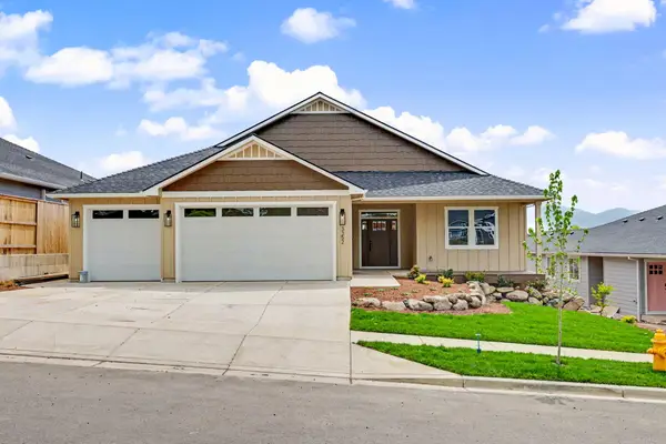 3352 Viewpoint Drive, Medford, OR 97504