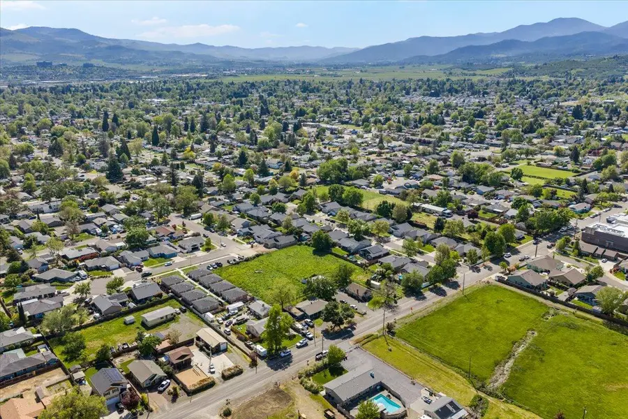 835 Cherry Street, Medford, OR 97501 - #2