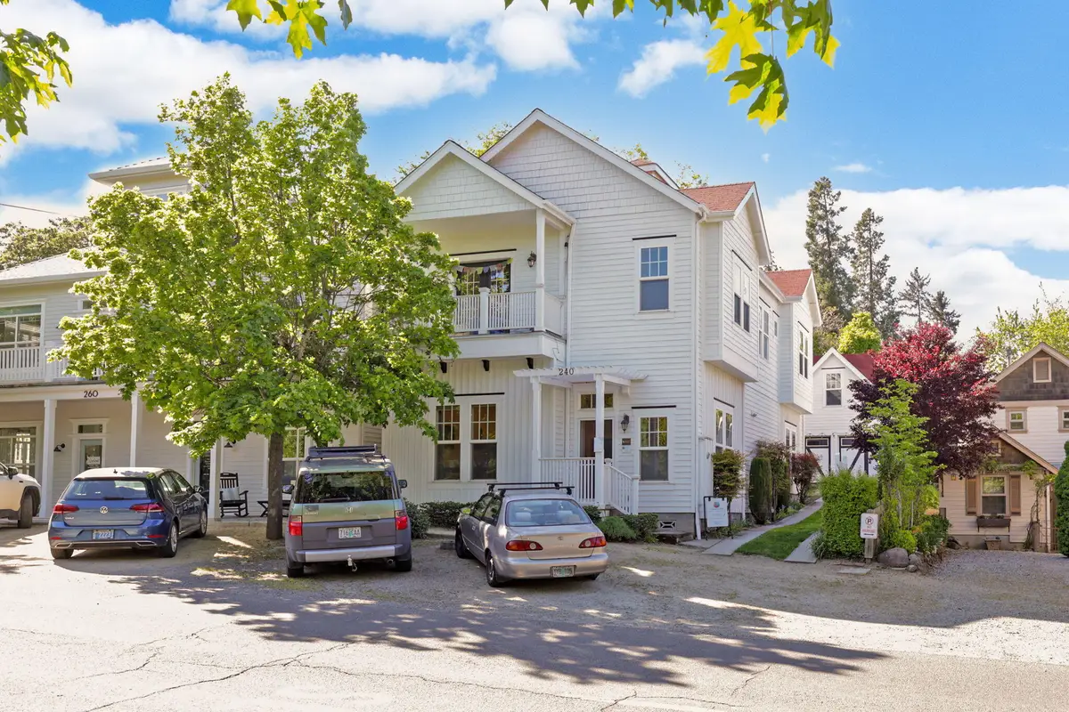 240 S Oregon Street, Jacksonville, OR 97530 - #1