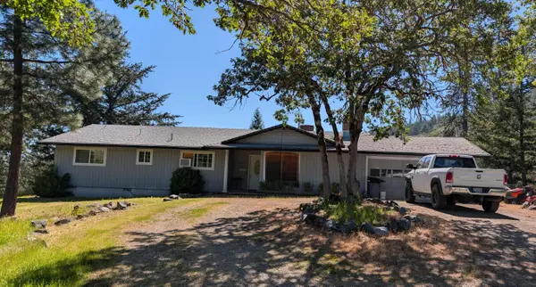 4953 Glen Echo Way, Central Point, OR 97502