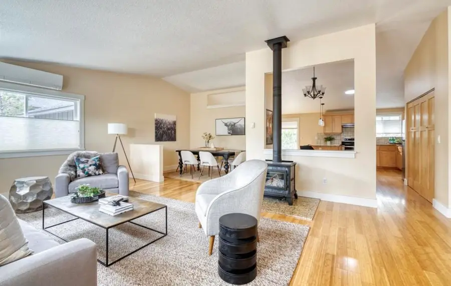 3062 NW Kelly Hill Court, Bend, OR 97703 - #2