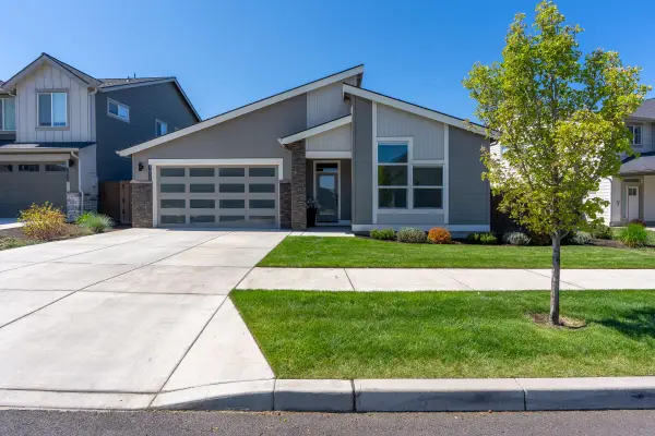 3031 NE Moreno Place, Bend, OR 97701