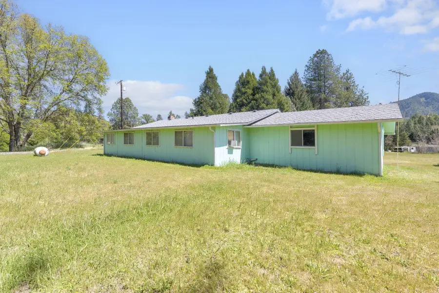 637 Covered Bridge Road, Rogue River, OR 97537 - #3