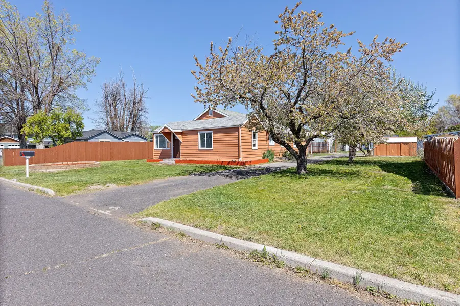 756 NW Fairmont Street, Prineville, OR 97754 - #2