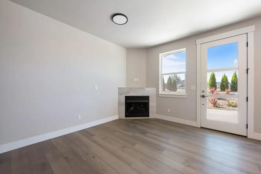 20518 NE Empire Avenue, Bend, OR 97701 - #2