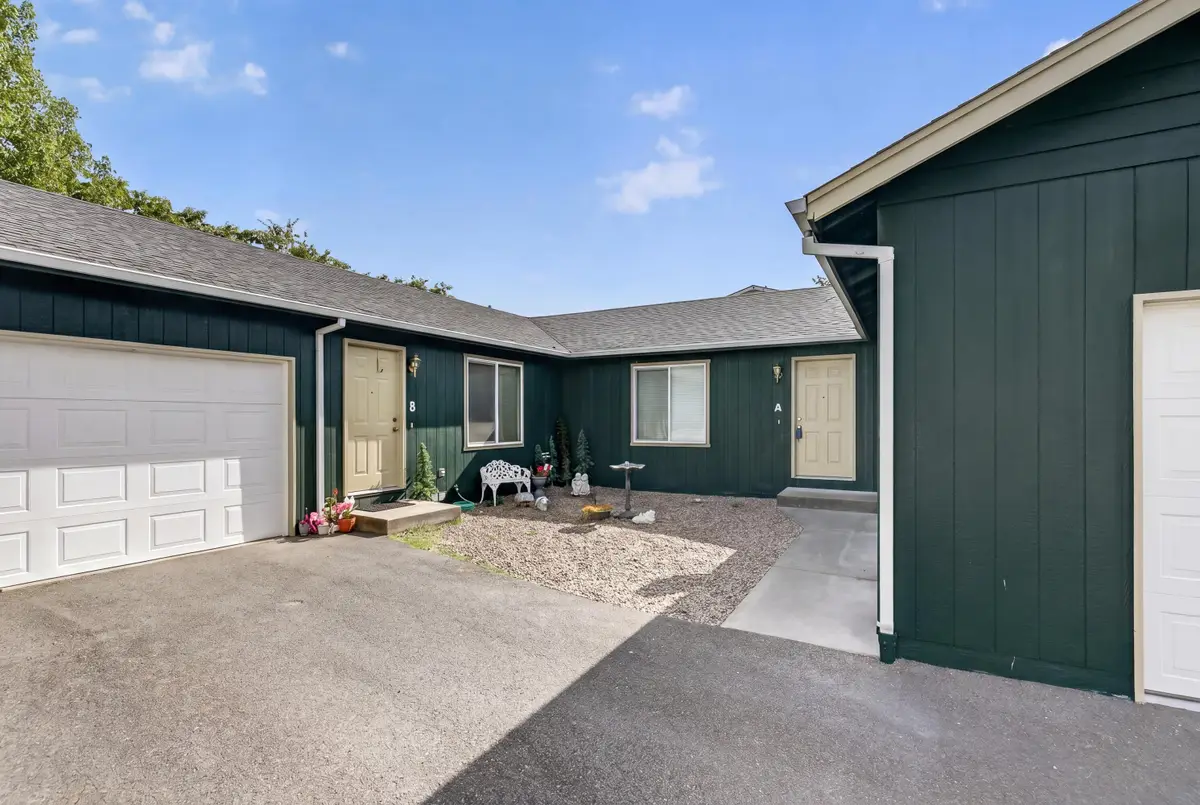 1232 W Harbeck Road, Grants Pass, OR 97527 - #1