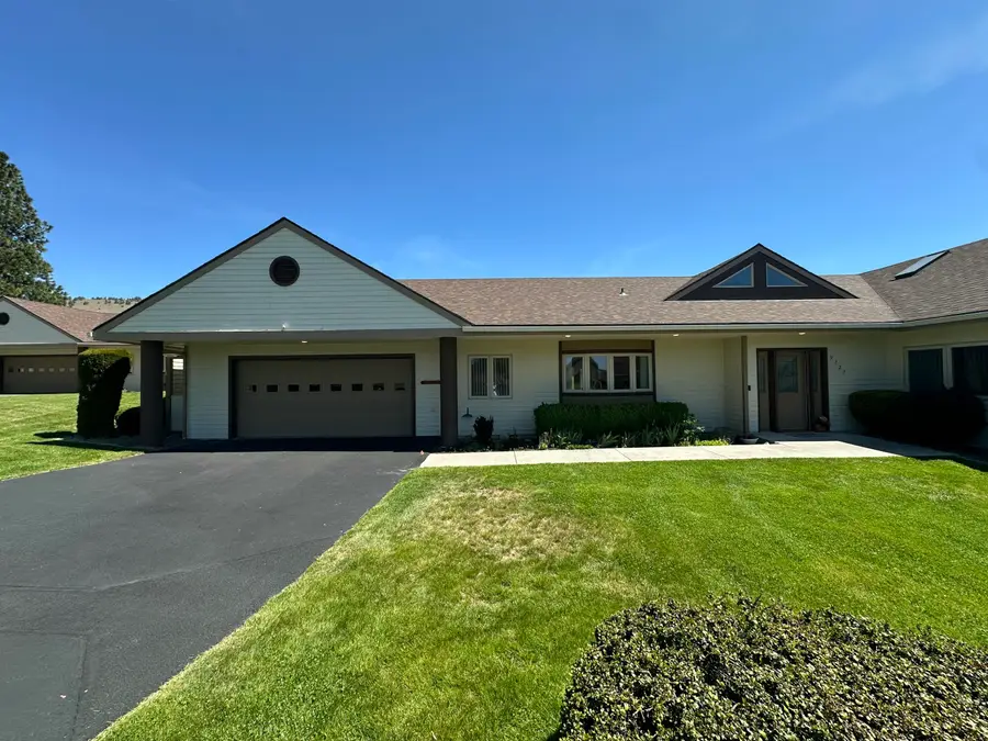 9227 St Andrews Circle, Klamath Falls, OR 97603 - #3