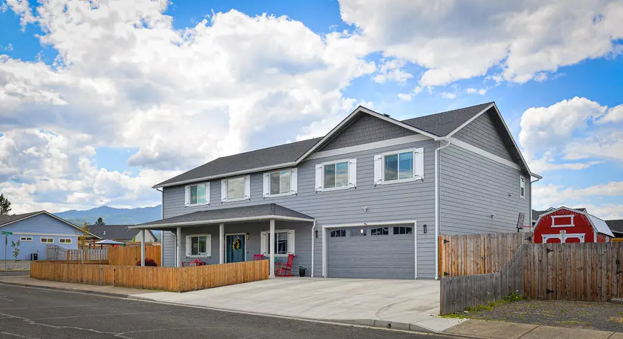 1029 Brandon Way, Phoenix, OR 97535 - #2
