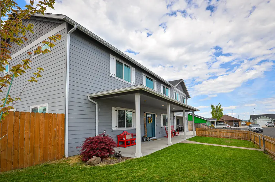 1029 Brandon Way, Phoenix, OR 97535 - #3