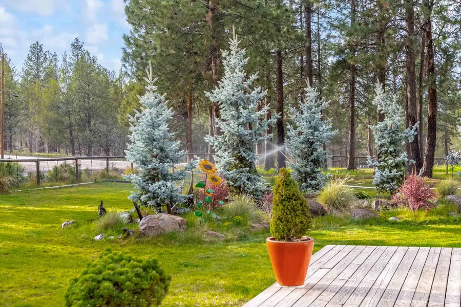 69252 Lake Drive, Sisters, OR 97759 - #2