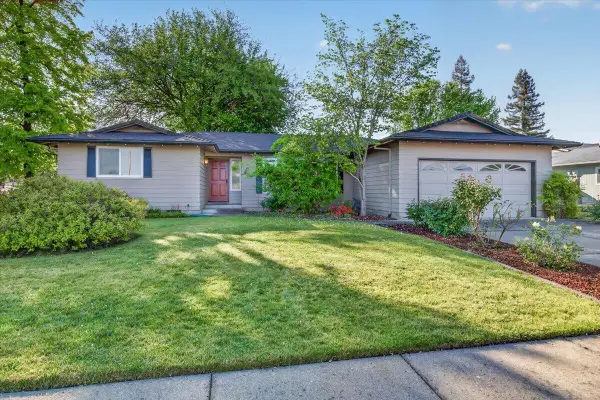 2892 Banner Court, Medford, OR 97504