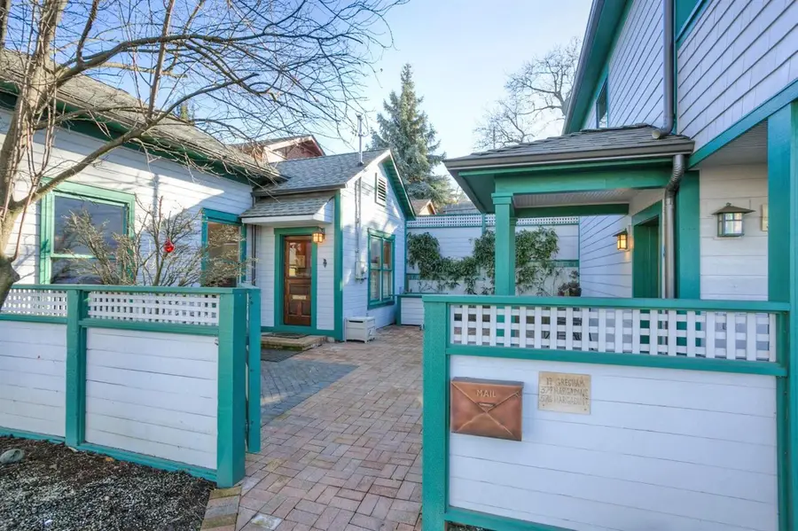 19 Gresham Street, Ashland, OR 97520 - #3