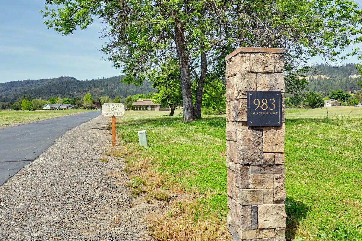 983 Old Stage, Medford, OR 97502 - #1