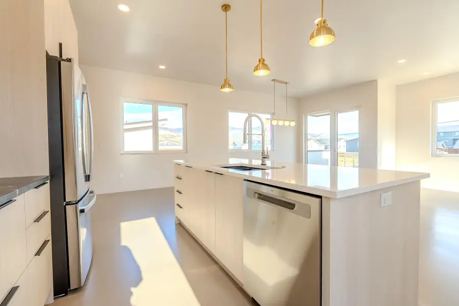 312 E Rapp Road, Talent, OR 97540 - #3