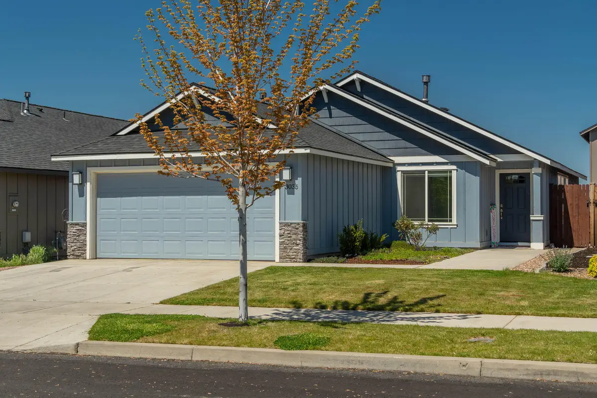 3035 NW Cedar Avenue, Redmond, OR 97756 - #1