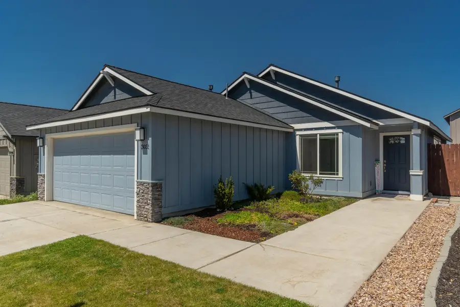 3035 NW Cedar Avenue, Redmond, OR 97756 - #2