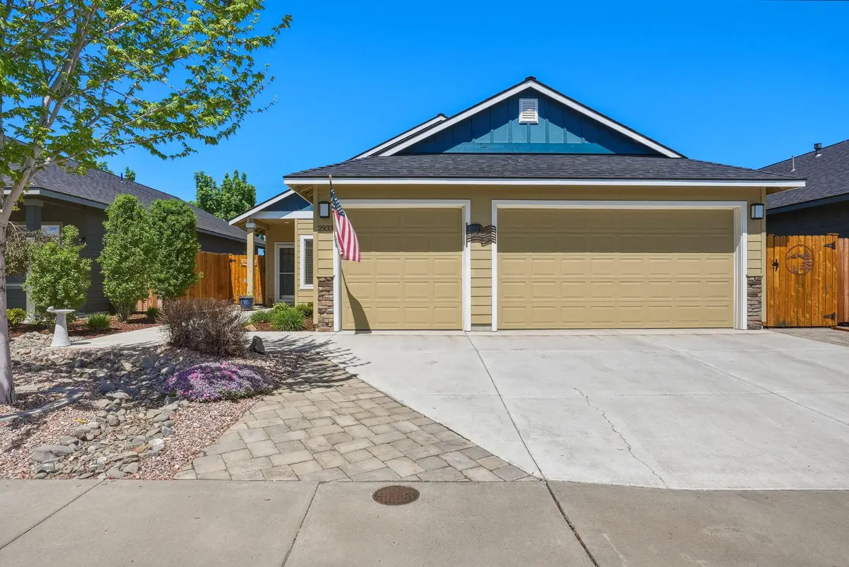 2933 NW Hemlock Lane, Redmond, OR 97756 - #1