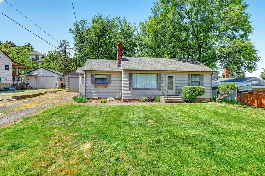755 Walker Avenue, Ashland, OR 97520 - #2