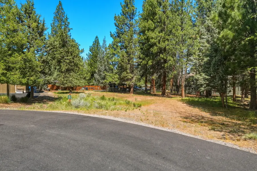 875 S Starry Skies Court, Sisters, OR 97759 - #3