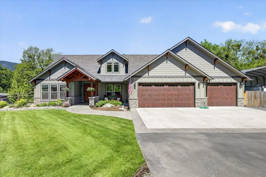 469 Wards Creek Road, Rogue River, OR 97537 - #2