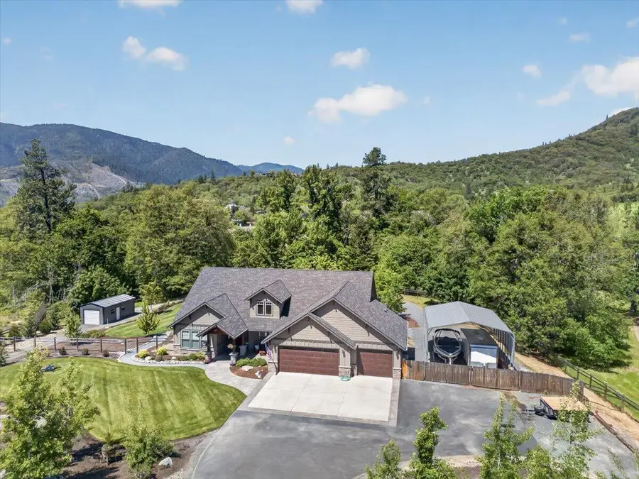 469 Wards Creek Road, Rogue River, OR 97537 - #3
