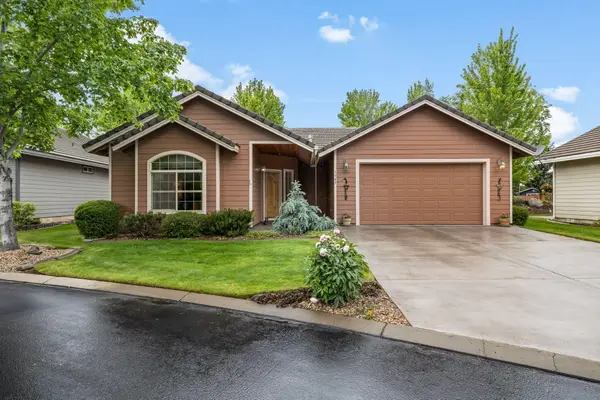 1945 NW 18th Street, Redmond, OR 97756