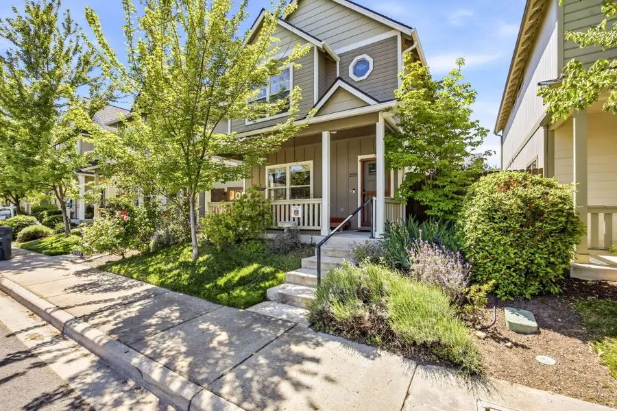 239 Wintersage Circle, Talent, OR 97540 - #2