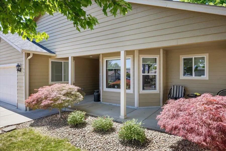 962 Ridgeview Drive, Eagle Point, OR 97524 - #3