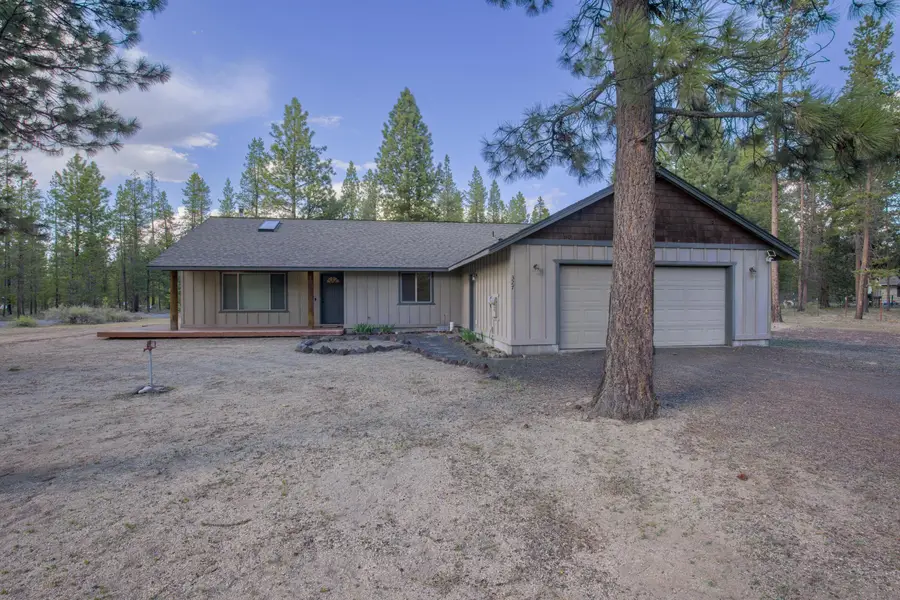 327 Chapman Street, Gilchrist, OR 97737 - #2
