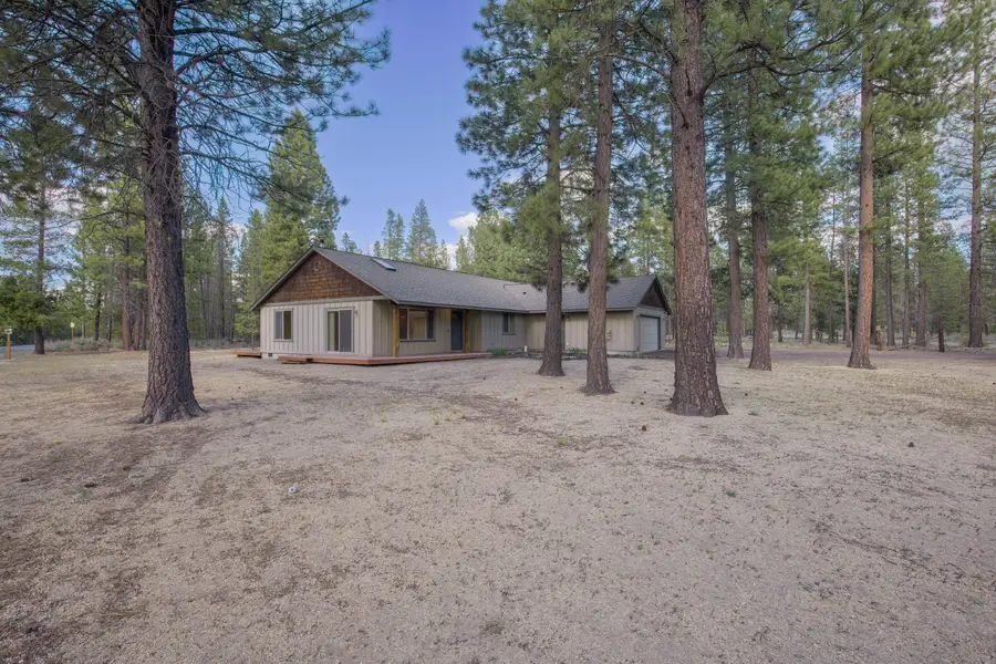 327 Chapman Street, Gilchrist, OR 97737 - #3