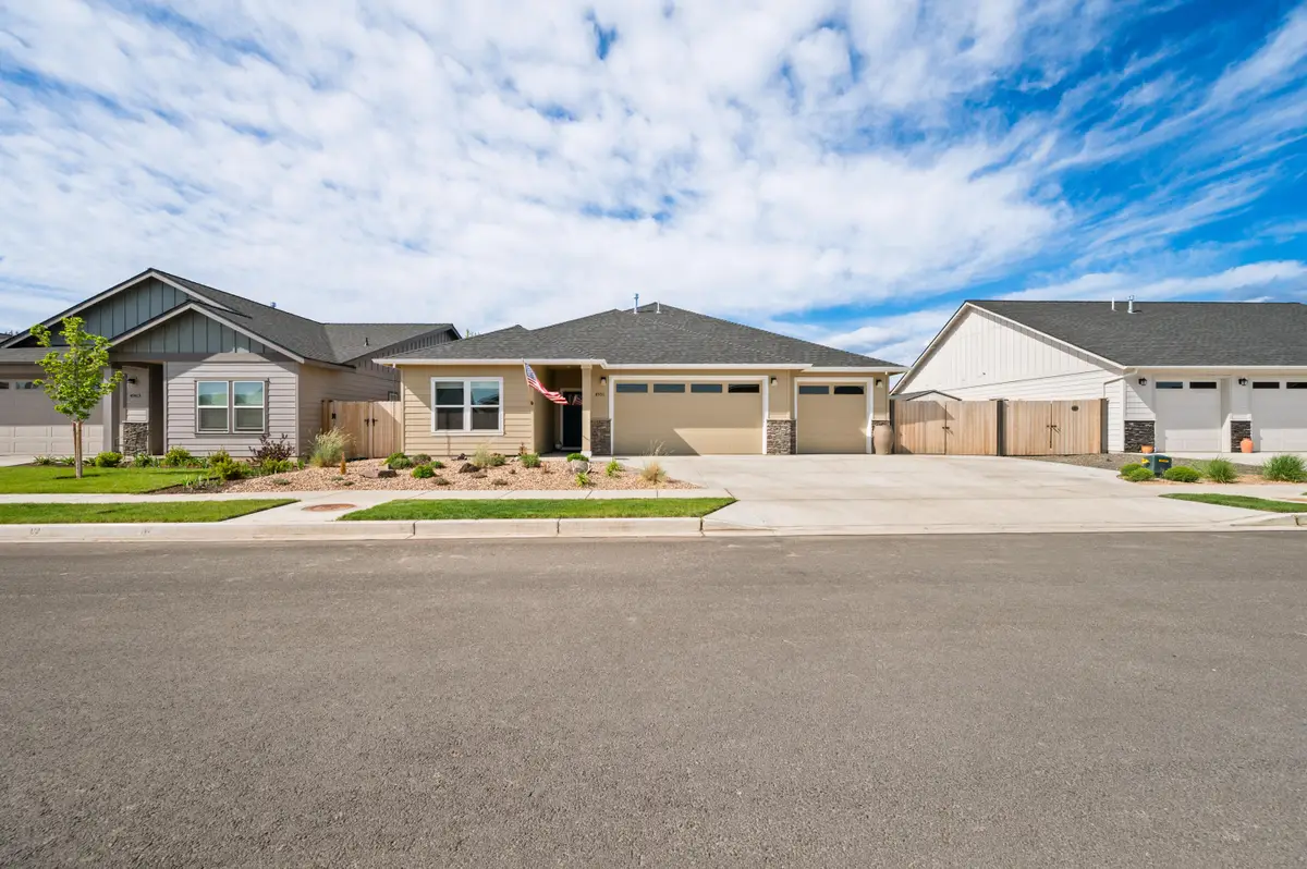 4951 SW Yew Place, Redmond, OR 97756 - #1