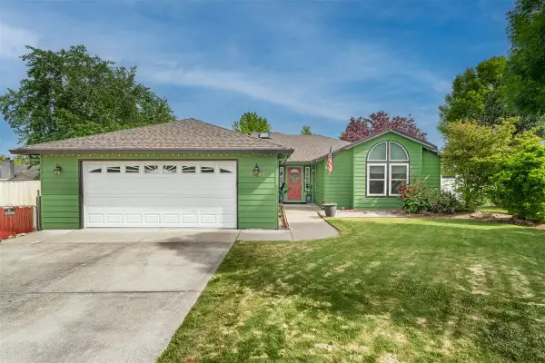 1841 Cascadia Circle, Medford, OR 97504