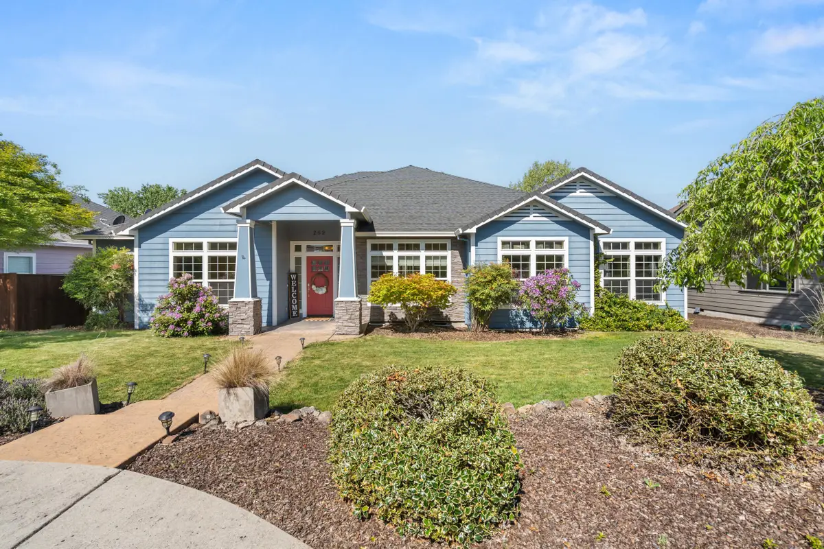 262 Robert Trent Jones Boulevard, Eagle Point, OR 97524 - #1